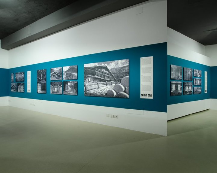 Ausstellung "Mejes", Foto Studio Exhibit (2019) Ausstellung "Mejes", Foto Studio Exhibit (2019)