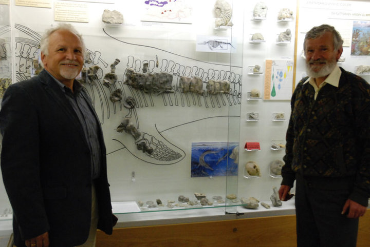 Gli scopritori dei resti fossili dell’ittiosauro del Secëda J. Comploj y M. Strobl nel Museum Gherdëina, 2014 Gli scopritori dei resti fossili dell’ittiosauro del Secëda J. Comploj y M. Strobl nel Museum Gherdëina, 2014