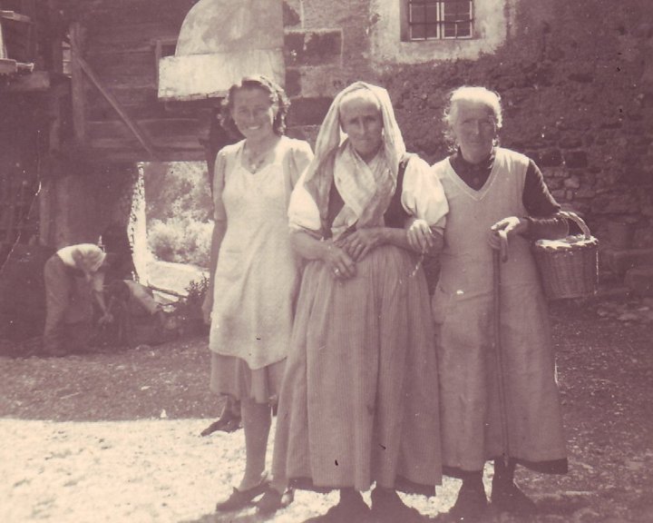 Fotografia ora dl liber "S. Cristina 1870–1970", Cunsëi de furmazion de S.Cristina, © 2009 Fotografia ora dl liber "S. Cristina 1870–1970", Cunsëi de furmazion de S.Cristina, © 2009